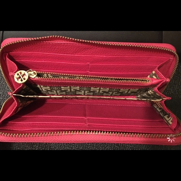 Tory Burch Continental Pink Wallet - Picture 3 of 6
